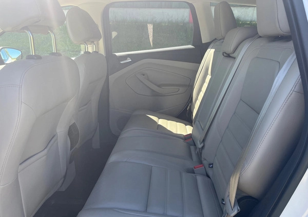 Ford Escape cena 52800 przebieg: 126000, rok produkcji 2017 z Knurów małe 781